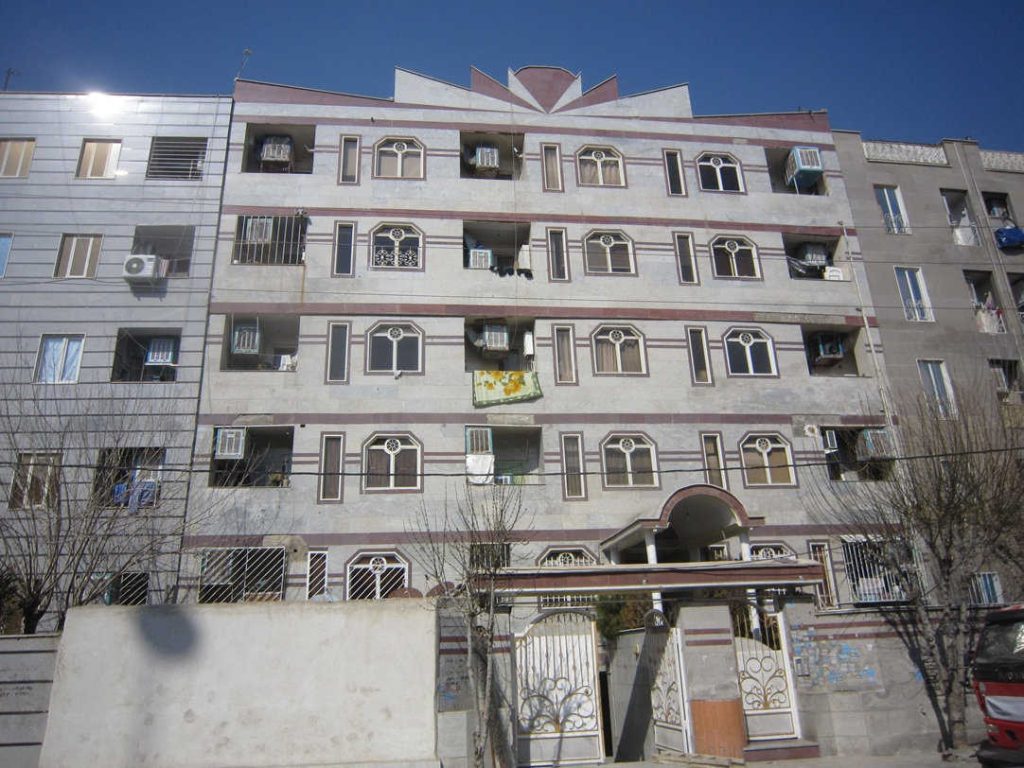 ساختمان مسکونی/تجاری در رباط کریم — کد ملک ۲۱۴۹